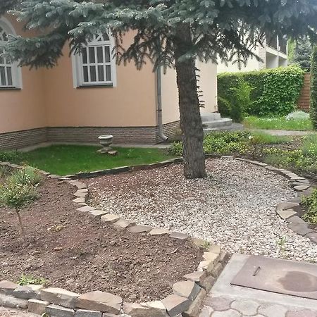 Ezust Fenyo Vendeghaz Hotel Siófok Exterior foto